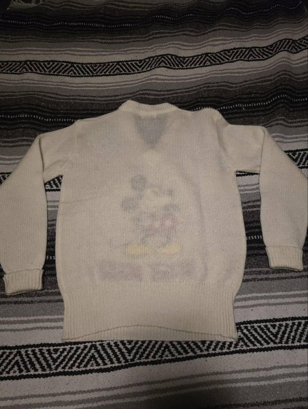 Vintage 1970's Embroidered Disney Mickey Mouse White V‑Neck Sweater / Small - Picture 5 of 5